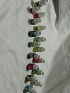 16 + 1: Set of opened bottles of fragrances and colorings for DIY+sunflower oil